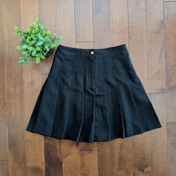 CLASSIC BLACK SKATER SKIRT - Picture 1 of 2